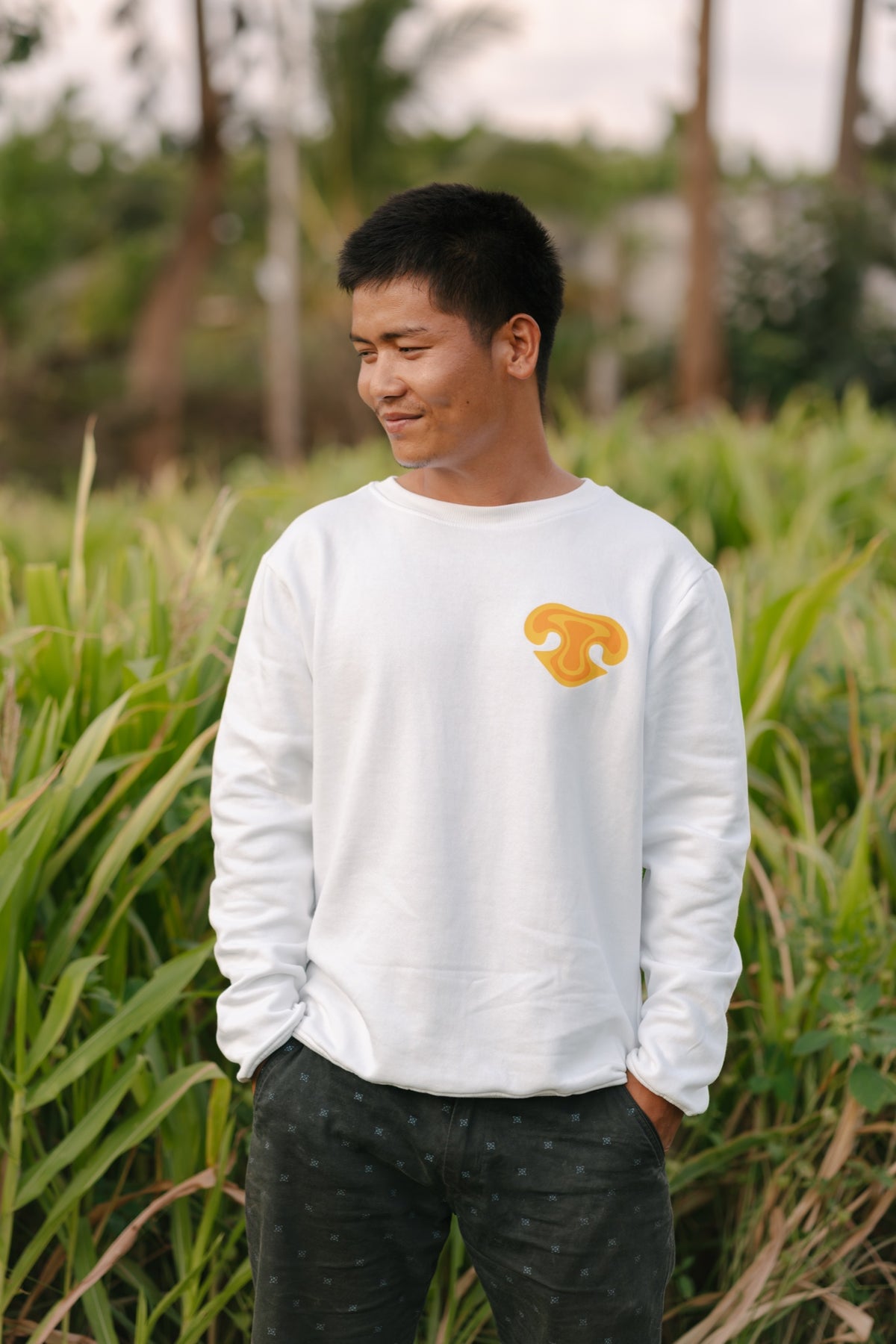 Hot Dog Summer sweatshirt in white, Snoutlet