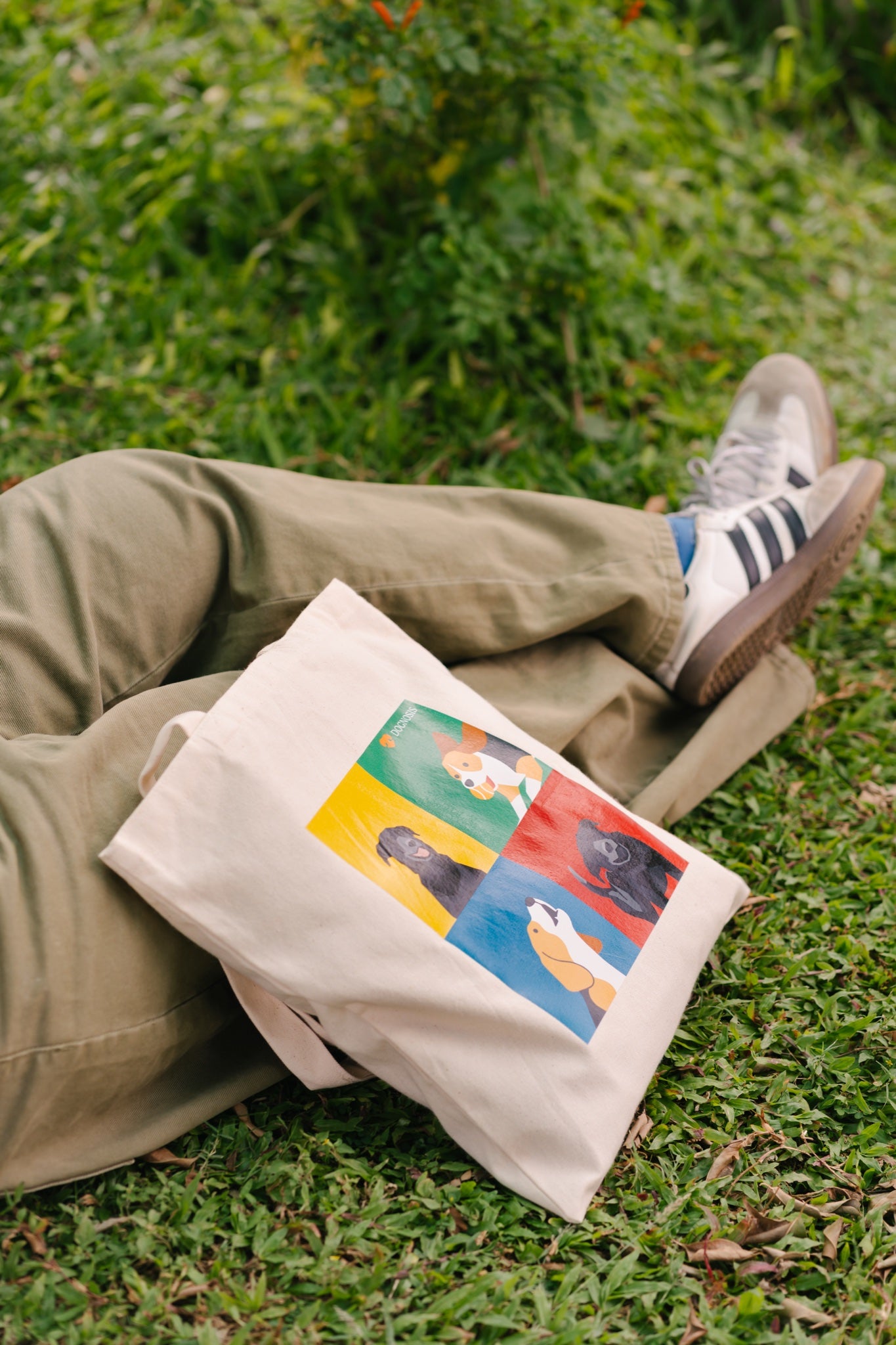 Natural canvas tote bag with four-panel pop-art dog portrait print
